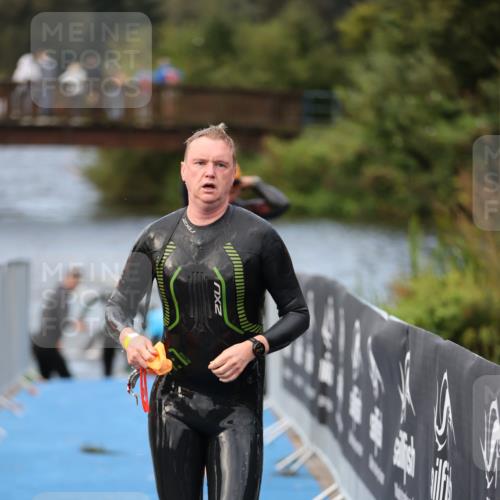 25.08.2024 - Elbe Triathlon Hamburg H.Heesch http://msf.ph/oto/6834663 25.08.2024 08:34:15 Schwimmen 35, 52, 55, 58, 64, 83, 86, 97 meine-sportfotos.de