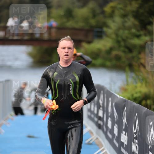 25.08.2024 - Elbe Triathlon Hamburg H.Heesch http://msf.ph/oto/6834667 25.08.2024 08:34:15 Schwimmen 35, 52, 55, 58, 64, 83, 86, 97 meine-sportfotos.de