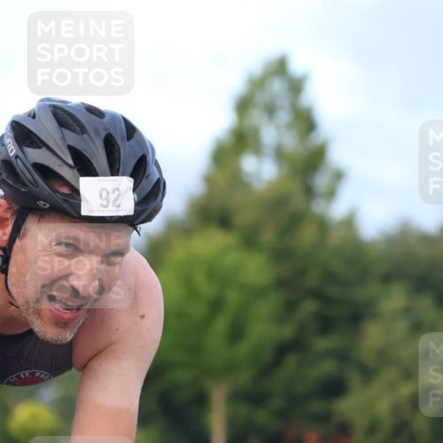25.08.2024 - Elbe Triathlon Hamburg Fuchs,  Jonas http://msf.ph/oto/6834674 25.08.2024 08:40:45 Radfahren 92, 81 meine-sportfotos.de