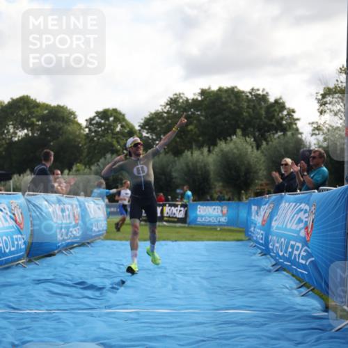 25.08.2024 - Elbe Triathlon Hamburg H.Heesch http://msf.ph/oto/6834681 25.08.2024 10:06:34 Ziel 106 meine-sportfotos.de