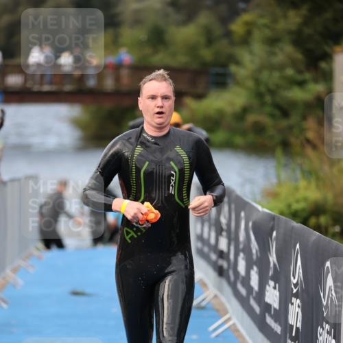 25.08.2024 - Elbe Triathlon Hamburg H.Heesch http://msf.ph/oto/6834684 25.08.2024 08:34:15 Schwimmen 35, 52, 55, 58, 64, 83, 86, 97 meine-sportfotos.de