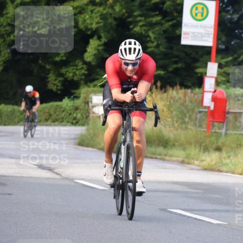 25.08.2024 - Elbe Triathlon Hamburg Fuchs,  Jonas http://msf.ph/oto/6834690 25.08.2024 08:40:50 Radfahren 92, 81, 89 meine-sportfotos.de