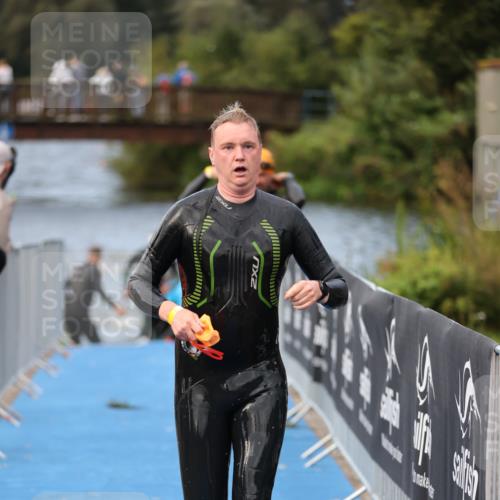 25.08.2024 - Elbe Triathlon Hamburg H.Heesch http://msf.ph/oto/6834691 25.08.2024 08:34:15 Schwimmen 35, 52, 55, 58, 64, 83, 86, 97 meine-sportfotos.de