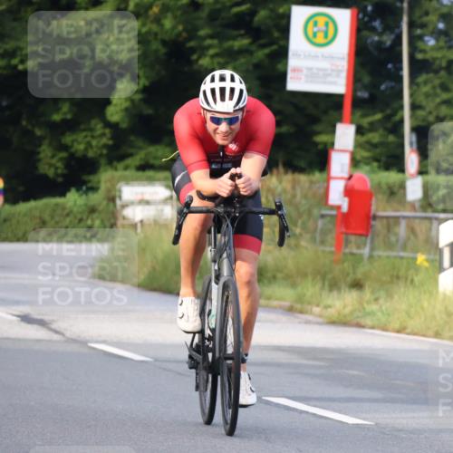 25.08.2024 - Elbe Triathlon Hamburg Fuchs,  Jonas http://msf.ph/oto/6834696 25.08.2024 08:40:50 Radfahren 92, 81, 89 meine-sportfotos.de