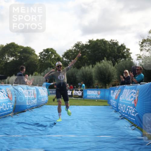 25.08.2024 - Elbe Triathlon Hamburg H.Heesch http://msf.ph/oto/6834698 25.08.2024 10:06:35 Ziel 106 meine-sportfotos.de