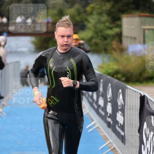 25.08.2024 - Elbe Triathlon Hamburg H.Heesch http://msf.ph/oto/6834704 25.08.2024 08:34:16 Schwimmen 35, 52, 55, 58, 64, 83, 84, 86, 97 meine-sportfotos.de