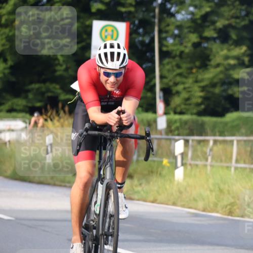 25.08.2024 - Elbe Triathlon Hamburg Fuchs,  Jonas http://msf.ph/oto/6834705 25.08.2024 08:40:51 Radfahren 81, 89 meine-sportfotos.de
