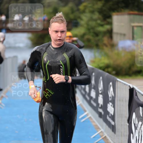 25.08.2024 - Elbe Triathlon Hamburg H.Heesch http://msf.ph/oto/6834706 25.08.2024 08:34:16 Schwimmen 35, 52, 55, 58, 64, 83, 84, 86, 97 meine-sportfotos.de