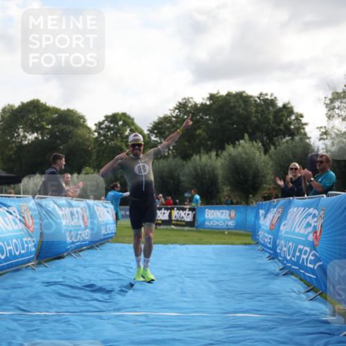 25.08.2024 - Elbe Triathlon Hamburg H.Heesch http://msf.ph/oto/6834720 25.08.2024 10:06:35 Ziel 106 meine-sportfotos.de