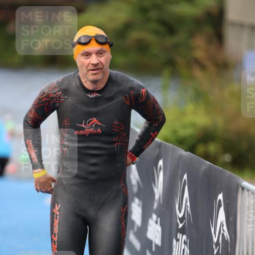 25.08.2024 - Elbe Triathlon Hamburg H.Heesch http://msf.ph/oto/6834721 25.08.2024 08:34:17 Schwimmen 35, 52, 55, 58, 64, 83, 84, 86, 97 meine-sportfotos.de