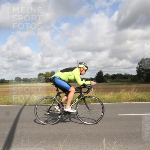 25.08.2024 - Elbe Triathlon Hamburg Fuchs,  Jonas http://msf.ph/oto/6834724 25.08.2024 10:11:28 Radfahren 434, 408, 530, 430 meine-sportfotos.de