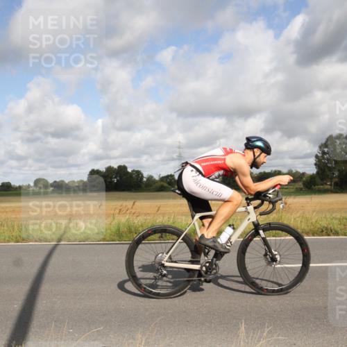 25.08.2024 - Elbe Triathlon Hamburg Fuchs,  Jonas http://msf.ph/oto/6834745 25.08.2024 10:11:42 Radfahren 370 meine-sportfotos.de