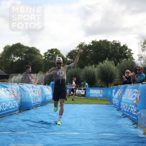 25.08.2024 - Elbe Triathlon Hamburg H.Heesch http://msf.ph/oto/6834749 25.08.2024 10:06:35 Ziel 106 meine-sportfotos.de