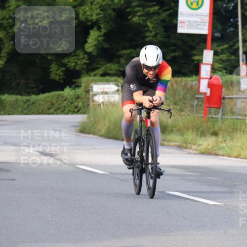 25.08.2024 - Elbe Triathlon Hamburg Fuchs,  Jonas http://msf.ph/oto/6834754 25.08.2024 08:40:55 Radfahren 81, 89, 56 meine-sportfotos.de