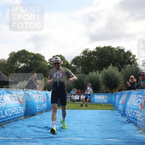 25.08.2024 - Elbe Triathlon Hamburg H.Heesch http://msf.ph/oto/6834761 25.08.2024 10:06:35 Ziel 106 meine-sportfotos.de