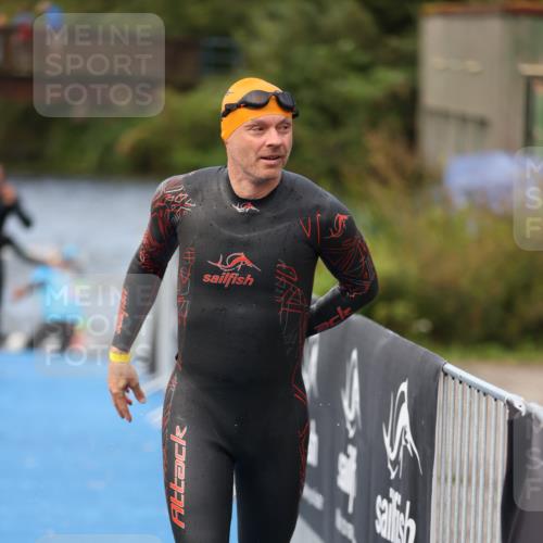 25.08.2024 - Elbe Triathlon Hamburg H.Heesch http://msf.ph/oto/6834765 25.08.2024 08:34:18 Schwimmen 35, 52, 55, 58, 64, 83, 84, 86, 97 meine-sportfotos.de