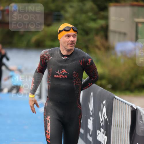 25.08.2024 - Elbe Triathlon Hamburg H.Heesch http://msf.ph/oto/6834768 25.08.2024 08:34:18 Schwimmen 35, 52, 55, 58, 64, 83, 84, 86, 97 meine-sportfotos.de