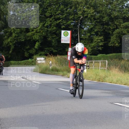 25.08.2024 - Elbe Triathlon Hamburg Fuchs,  Jonas http://msf.ph/oto/6834769 25.08.2024 08:40:55 Radfahren 81, 89, 56 meine-sportfotos.de