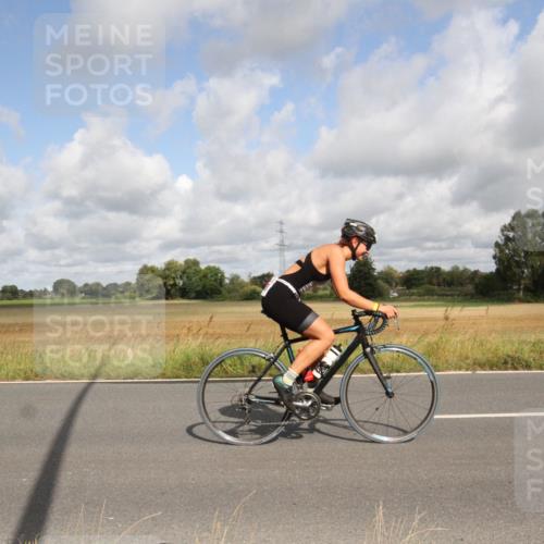 25.08.2024 - Elbe Triathlon Hamburg Fuchs,  Jonas http://msf.ph/oto/6834770 25.08.2024 10:12:10 Radfahren 463, 453 meine-sportfotos.de