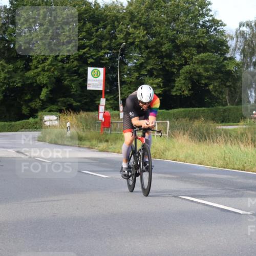 25.08.2024 - Elbe Triathlon Hamburg Fuchs,  Jonas http://msf.ph/oto/6834773 25.08.2024 08:40:56 Radfahren 81, 89, 56 meine-sportfotos.de