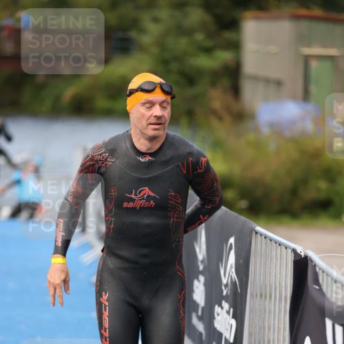 25.08.2024 - Elbe Triathlon Hamburg H.Heesch http://msf.ph/oto/6834776 25.08.2024 08:34:18 Schwimmen 35, 52, 55, 58, 64, 83, 84, 86, 97 meine-sportfotos.de