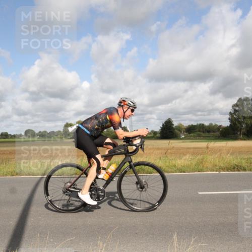 25.08.2024 - Elbe Triathlon Hamburg Fuchs,  Jonas http://msf.ph/oto/6834777 25.08.2024 10:12:11 Radfahren 463, 453 meine-sportfotos.de