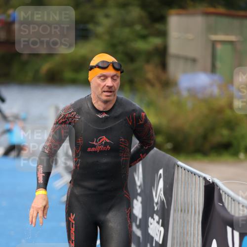 25.08.2024 - Elbe Triathlon Hamburg H.Heesch http://msf.ph/oto/6834781 25.08.2024 08:34:18 Schwimmen 35, 52, 55, 58, 64, 83, 84, 86, 97 meine-sportfotos.de