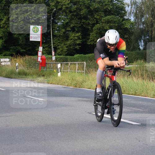 25.08.2024 - Elbe Triathlon Hamburg Fuchs,  Jonas http://msf.ph/oto/6834782 25.08.2024 08:40:56 Radfahren 81, 89, 56 meine-sportfotos.de