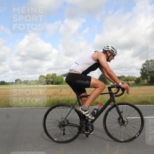 25.08.2024 - Elbe Triathlon Hamburg Fuchs,  Jonas http://msf.ph/oto/6834783 25.08.2024 10:12:19 Radfahren 420, 545, 378 meine-sportfotos.de