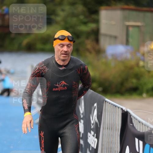 25.08.2024 - Elbe Triathlon Hamburg H.Heesch http://msf.ph/oto/6834786 25.08.2024 08:34:18 Schwimmen 35, 52, 55, 58, 64, 83, 84, 86, 97 meine-sportfotos.de