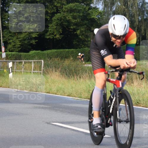 25.08.2024 - Elbe Triathlon Hamburg Fuchs,  Jonas http://msf.ph/oto/6834788 25.08.2024 08:40:56 Radfahren 81, 89, 56 meine-sportfotos.de