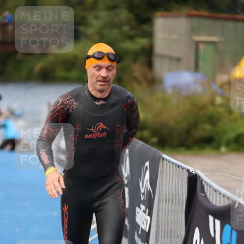 25.08.2024 - Elbe Triathlon Hamburg H.Heesch http://msf.ph/oto/6834791 25.08.2024 08:34:18 Schwimmen 35, 52, 55, 58, 64, 83, 84, 86, 97 meine-sportfotos.de