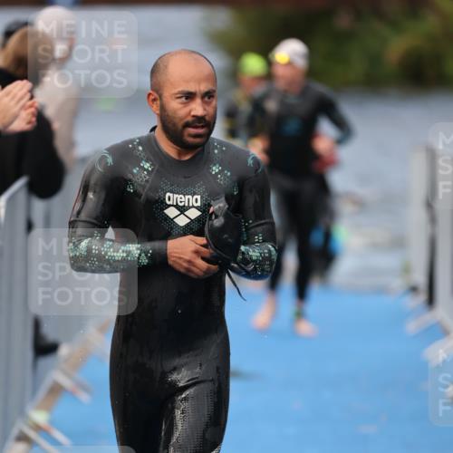 25.08.2024 - Elbe Triathlon Hamburg H.Heesch http://msf.ph/oto/6834815 25.08.2024 08:34:23 Schwimmen 35, 48, 52, 55, 58, 64, 83, 84, 86, 94, 97 meine-sportfotos.de