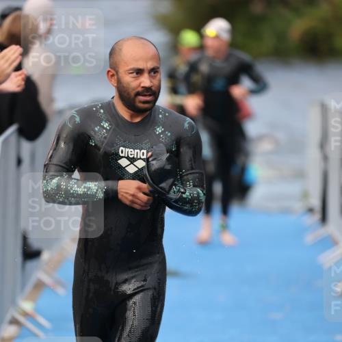 25.08.2024 - Elbe Triathlon Hamburg H.Heesch http://msf.ph/oto/6834819 25.08.2024 08:34:23 Schwimmen 35, 48, 52, 55, 58, 64, 83, 84, 86, 94, 97 meine-sportfotos.de