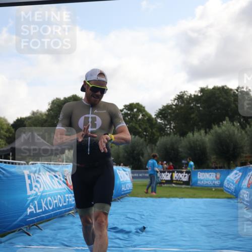 25.08.2024 - Elbe Triathlon Hamburg H.Heesch http://msf.ph/oto/6834824 25.08.2024 10:06:36 Ziel 106 meine-sportfotos.de