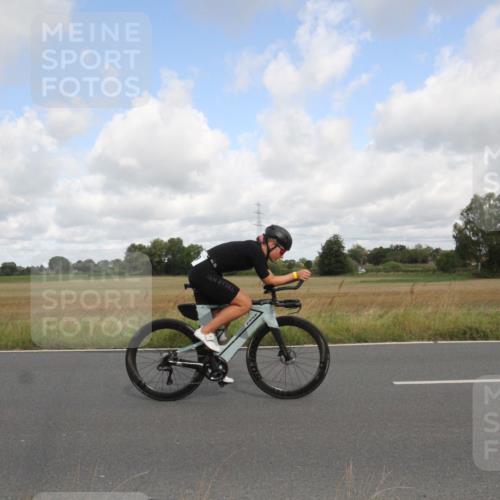 25.08.2024 - Elbe Triathlon Hamburg Fuchs,  Jonas http://msf.ph/oto/6834825 25.08.2024 10:13:00 Radfahren 372, 469 meine-sportfotos.de