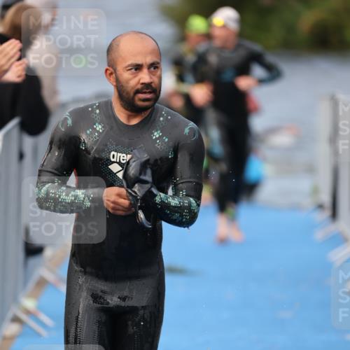 25.08.2024 - Elbe Triathlon Hamburg H.Heesch http://msf.ph/oto/6834828 25.08.2024 08:34:23 Schwimmen 35, 48, 52, 55, 58, 64, 83, 84, 86, 94, 97 meine-sportfotos.de