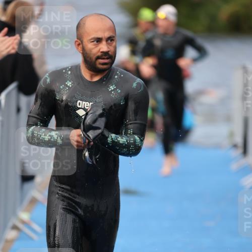 25.08.2024 - Elbe Triathlon Hamburg H.Heesch http://msf.ph/oto/6834832 25.08.2024 08:34:23 Schwimmen 35, 48, 52, 55, 58, 64, 83, 84, 86, 94, 97 meine-sportfotos.de