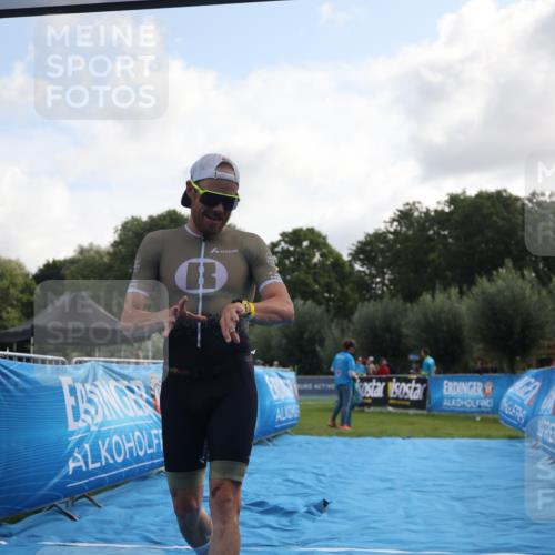 25.08.2024 - Elbe Triathlon Hamburg H.Heesch http://msf.ph/oto/6834833 25.08.2024 10:06:36 Ziel 106 meine-sportfotos.de