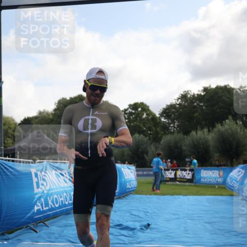 25.08.2024 - Elbe Triathlon Hamburg H.Heesch http://msf.ph/oto/6834836 25.08.2024 10:06:36 Ziel 106 meine-sportfotos.de