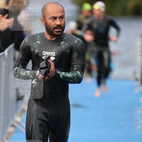 25.08.2024 - Elbe Triathlon Hamburg H.Heesch http://msf.ph/oto/6834844 25.08.2024 08:34:23 Schwimmen 35, 48, 52, 55, 58, 64, 83, 84, 86, 94, 97 meine-sportfotos.de