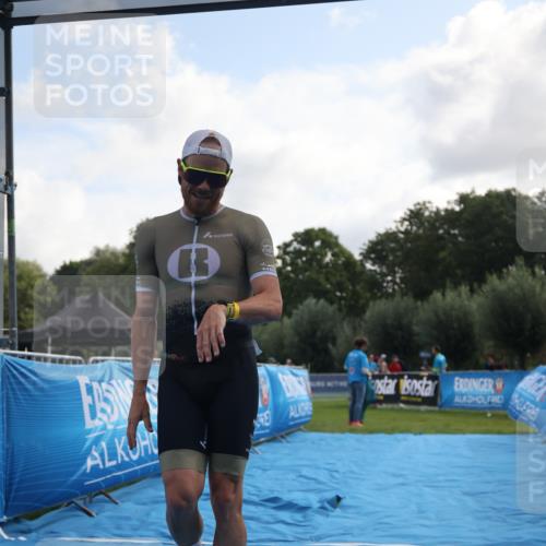 25.08.2024 - Elbe Triathlon Hamburg H.Heesch http://msf.ph/oto/6834847 25.08.2024 10:06:37 Ziel 106 meine-sportfotos.de