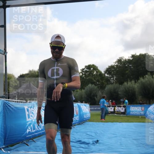 25.08.2024 - Elbe Triathlon Hamburg H.Heesch http://msf.ph/oto/6834852 25.08.2024 10:06:37 Ziel 106 meine-sportfotos.de