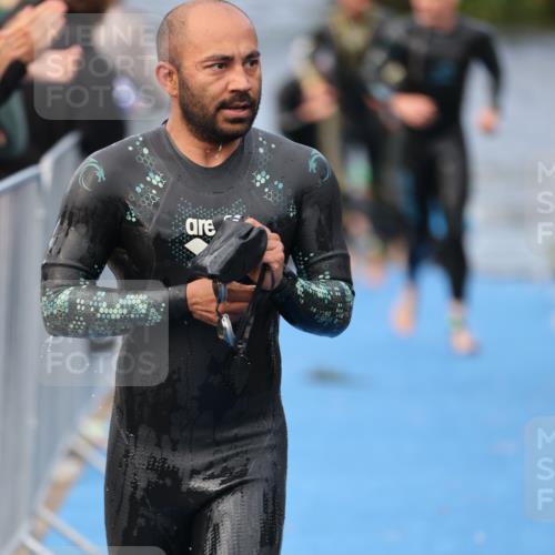 25.08.2024 - Elbe Triathlon Hamburg H.Heesch http://msf.ph/oto/6834865 25.08.2024 08:34:23 Schwimmen 35, 48, 52, 55, 58, 64, 83, 84, 86, 94, 97 meine-sportfotos.de