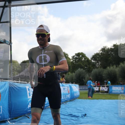 25.08.2024 - Elbe Triathlon Hamburg H.Heesch http://msf.ph/oto/6834867 25.08.2024 10:06:37 Ziel 106 meine-sportfotos.de