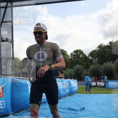 25.08.2024 - Elbe Triathlon Hamburg H.Heesch http://msf.ph/oto/6834872 25.08.2024 10:06:37 Ziel 106 meine-sportfotos.de