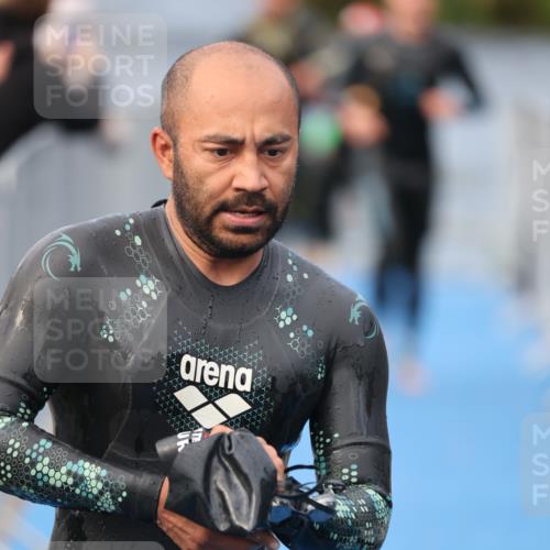 25.08.2024 - Elbe Triathlon Hamburg H.Heesch http://msf.ph/oto/6834876 25.08.2024 08:34:24 Schwimmen 35, 48, 52, 55, 58, 64, 83, 84, 86, 94, 97 meine-sportfotos.de