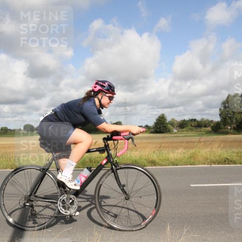25.08.2024 - Elbe Triathlon Hamburg Fuchs,  Jonas http://msf.ph/oto/6834881 25.08.2024 10:14:05 Radfahren 528, 388, 327, 505, 446, 504 meine-sportfotos.de