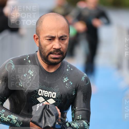 25.08.2024 - Elbe Triathlon Hamburg H.Heesch http://msf.ph/oto/6834884 25.08.2024 08:34:24 Schwimmen 35, 48, 52, 55, 58, 64, 83, 84, 86, 94, 97 meine-sportfotos.de
