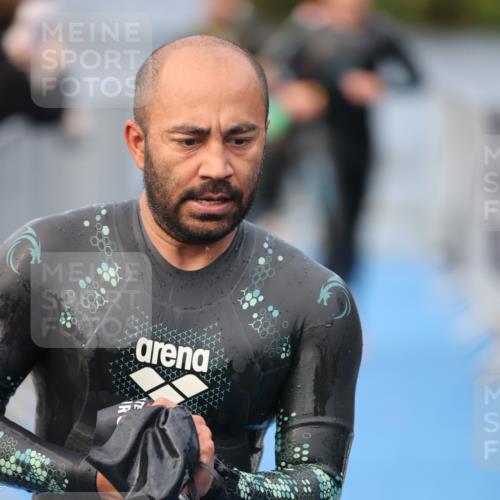 25.08.2024 - Elbe Triathlon Hamburg H.Heesch http://msf.ph/oto/6834889 25.08.2024 08:34:24 Schwimmen 35, 48, 52, 55, 58, 64, 83, 84, 86, 94, 97 meine-sportfotos.de